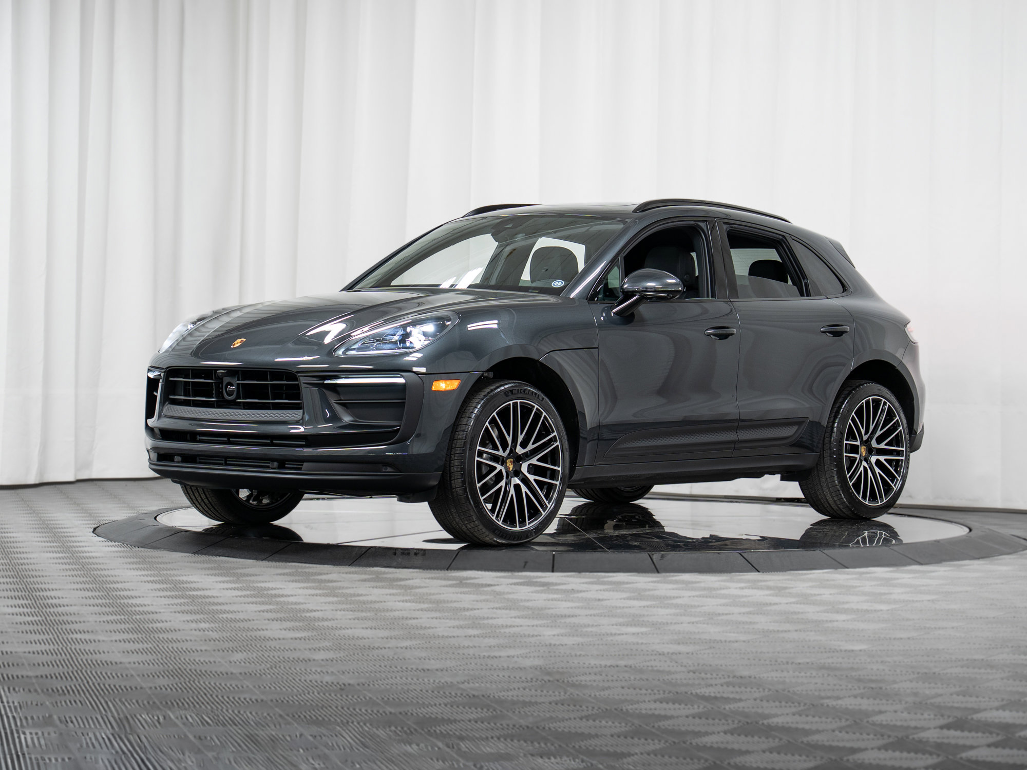 New 2026 Porsche Macan AWD/4WD image 30