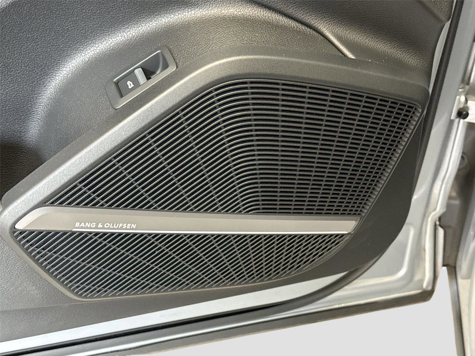 Used 2018 Audi SQ5 Prestige AWD/4WD image 19