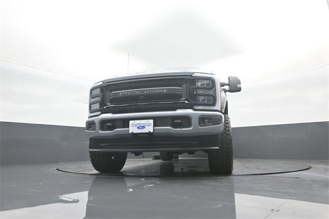 New 2026 Ford F250 Lariat w/ Black Appearance Package image 28