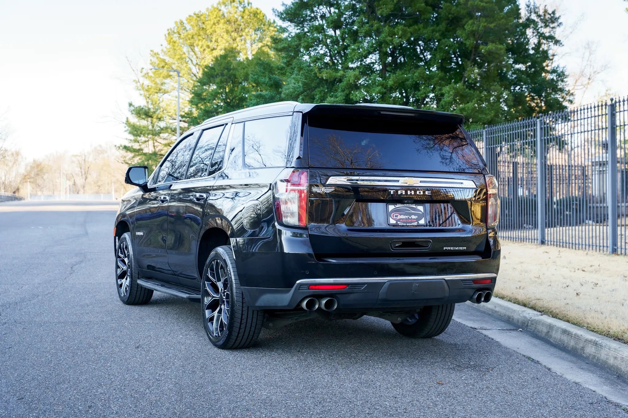 Used 2021 Chevrolet Tahoe Premier w/ Premium Package image 7