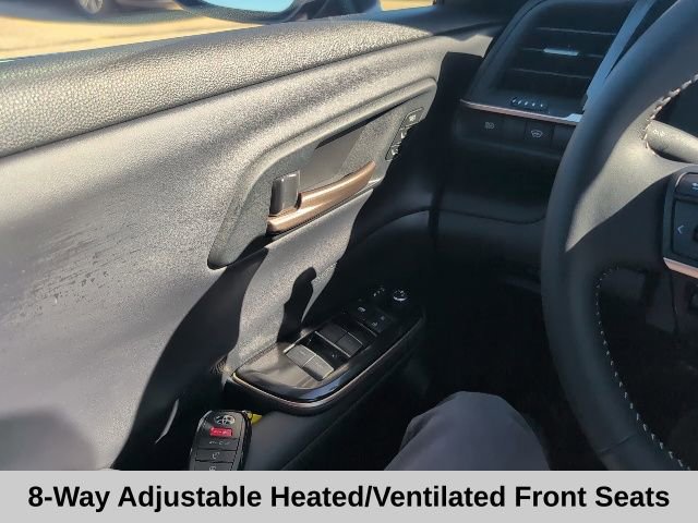 Used 2026 Toyota Crown Platinum image 11