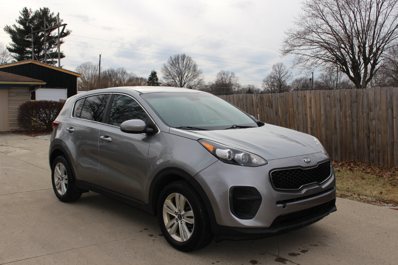 Used 2019 Kia Sportage LX image 2