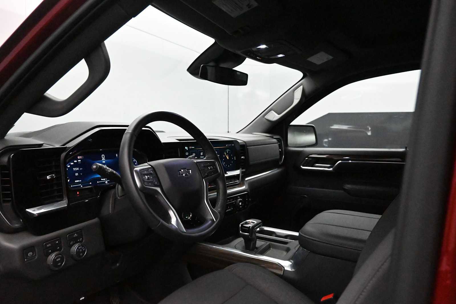 Used 2024 Chevrolet Silverado 1500 LT Trail Boss w/ LPO, Dark Essentials Package AWD/4WD image 30