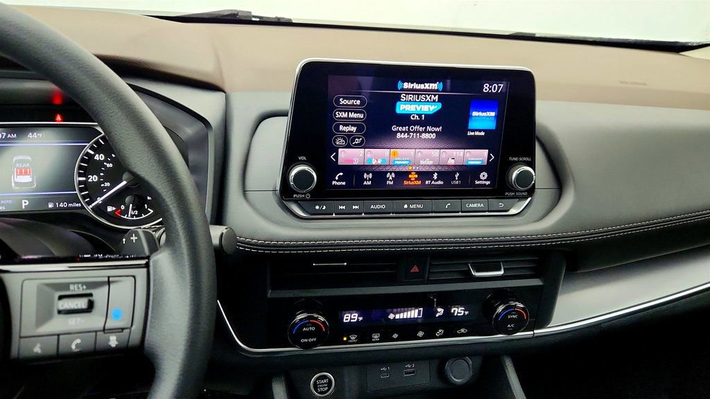 Used 2023 Nissan Rogue SV image 17
