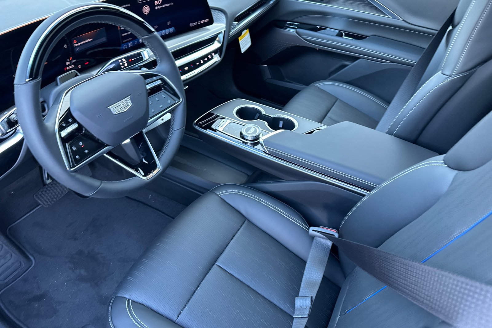 Used 2026 Cadillac Lyriq Luxury RWD image 9