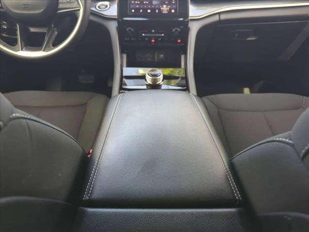 Used 2023 Jeep Grand Cherokee Laredo RWD image 19