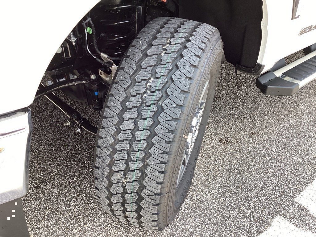 New 2025 Ford F250 Lariat w/ FX4 Off-Road Package image 17