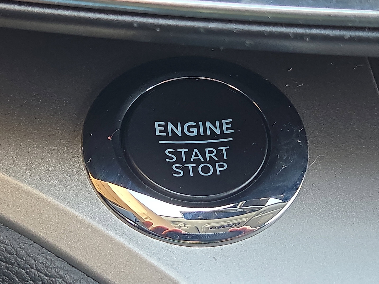 Certified 2022 Ford Explorer XLT w/ Equipment Group 202A image 23