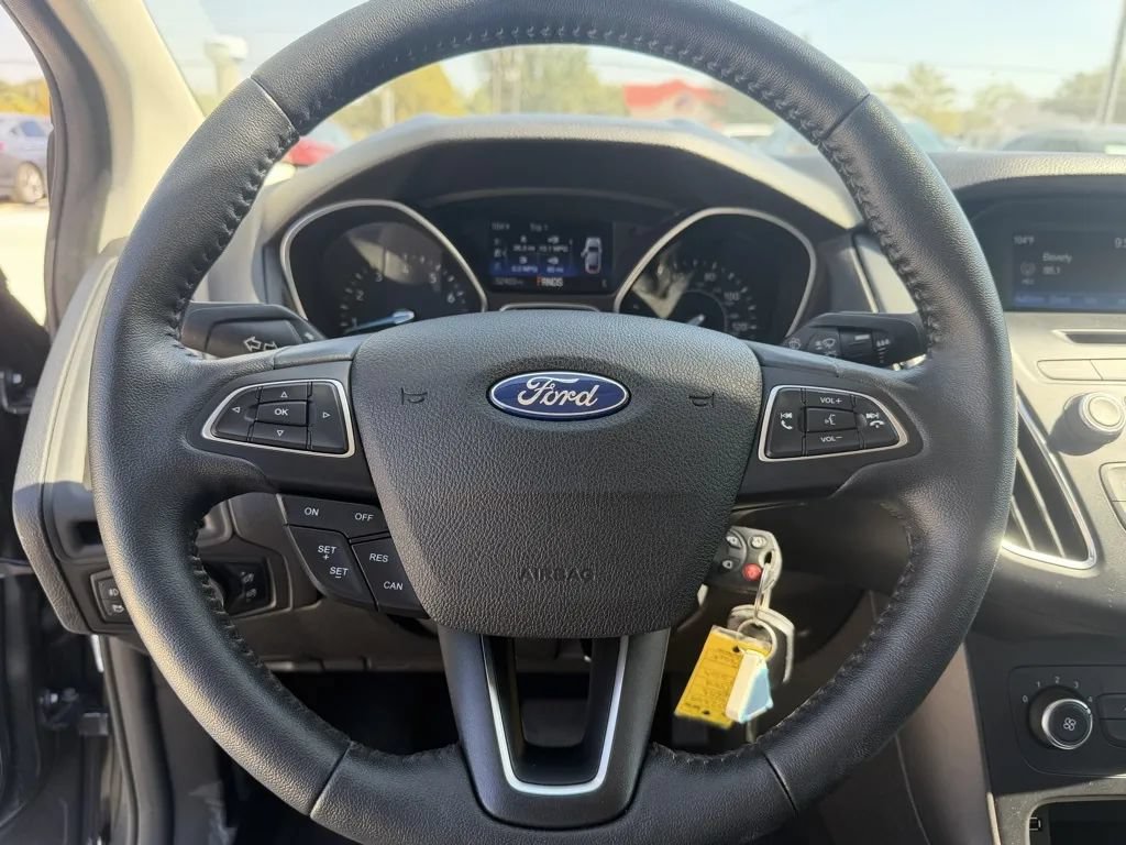 Used 2016 Ford Focus SE w/ Equipment Group 201A FWD image 16