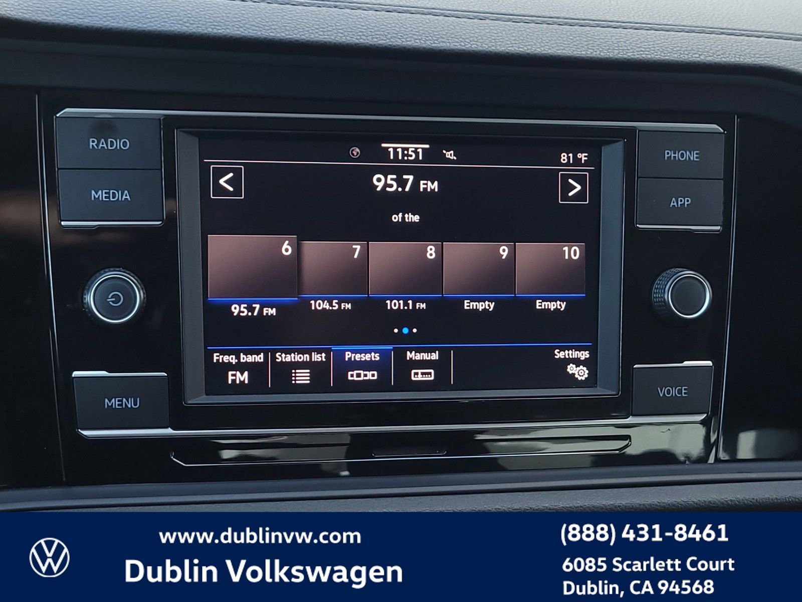 Used 2024 Volkswagen Jetta SE image 15