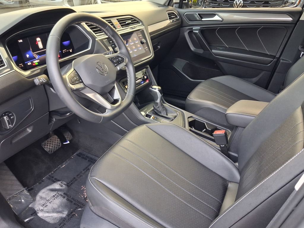 Used 2023 Volkswagen Tiguan SE FWD image 14