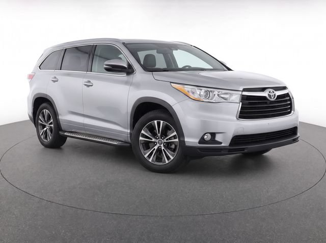 Used 2023 Acura RDX w/ Technology Package FWD image 2