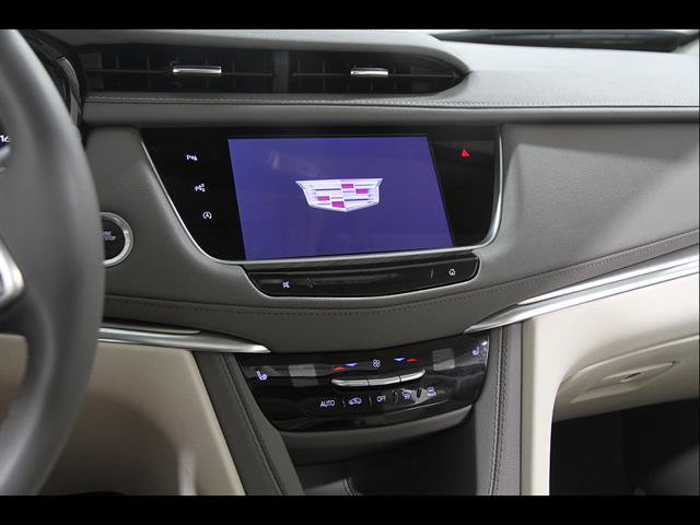 Used 2025 Cadillac XT5 Premium Luxury w/ Technology Package AWD/4WD image 9