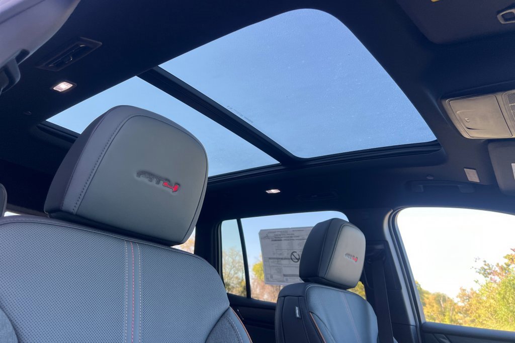 New 2026 GMC Acadia AT4 w/ Luxury Package image 15