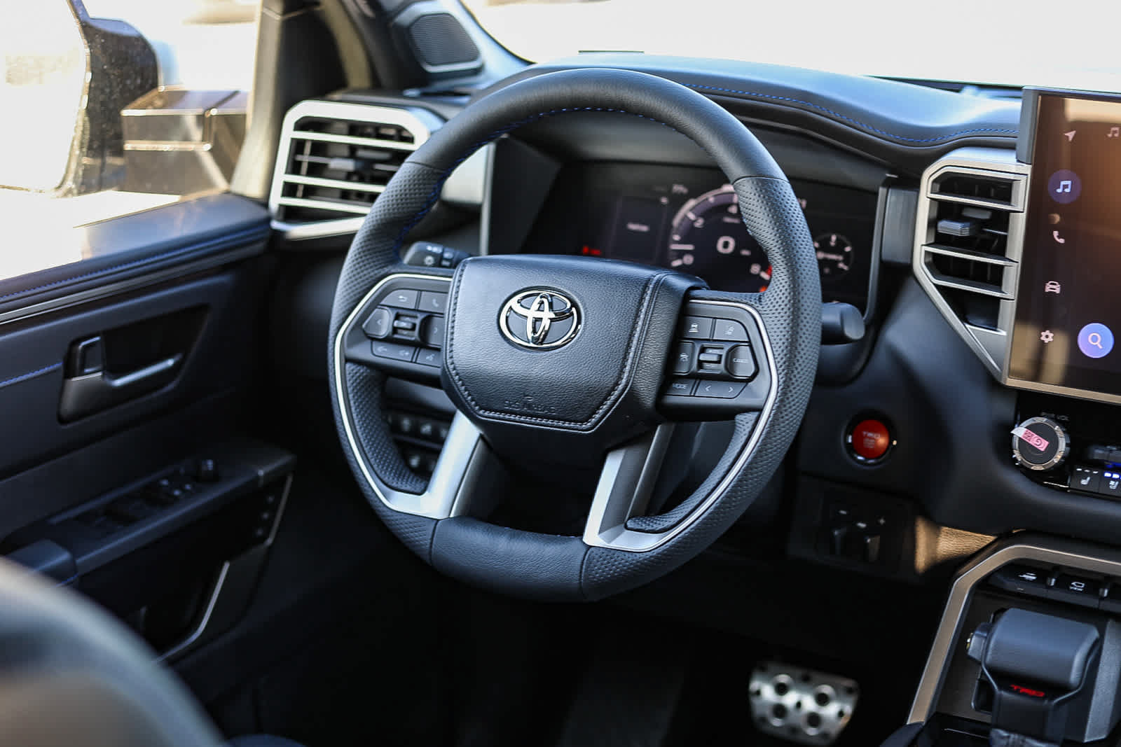 New 2026 Toyota Tundra Platinum w/ TRD Off-Road Package AWD/4WD image 17