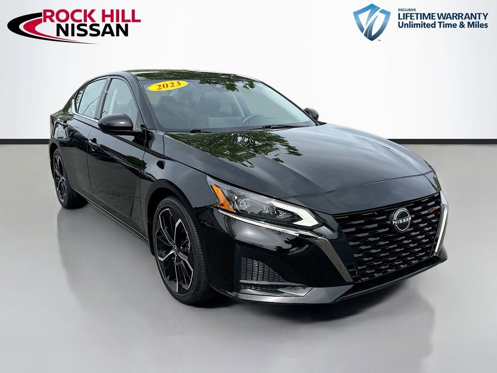Used 2023 Nissan Altima 2.5 SR w/ SR Premium Package image 1