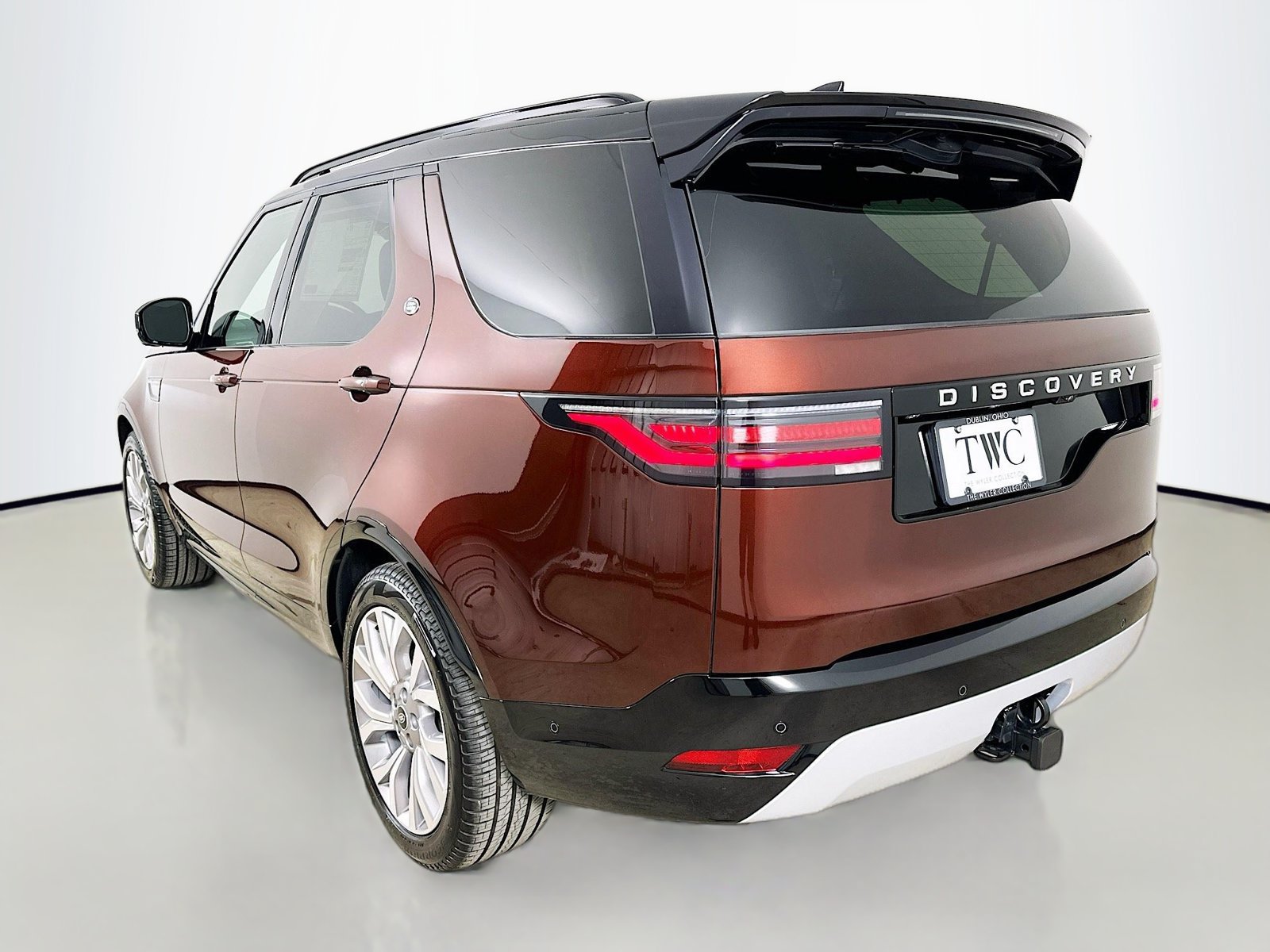 New 2026 Land Rover Discovery Limited Edition AWD/4WD image 7
