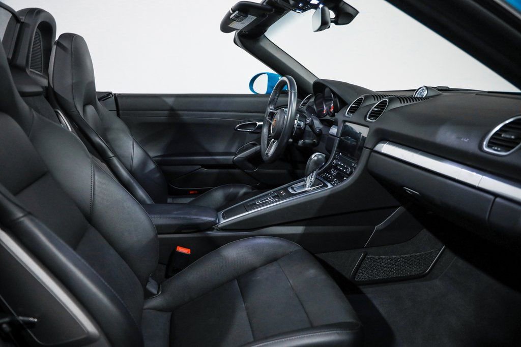 Used 2018 Porsche 718 Boxster S image 33