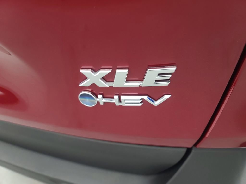 Used 2025 Toyota RAV4 XLE image 13