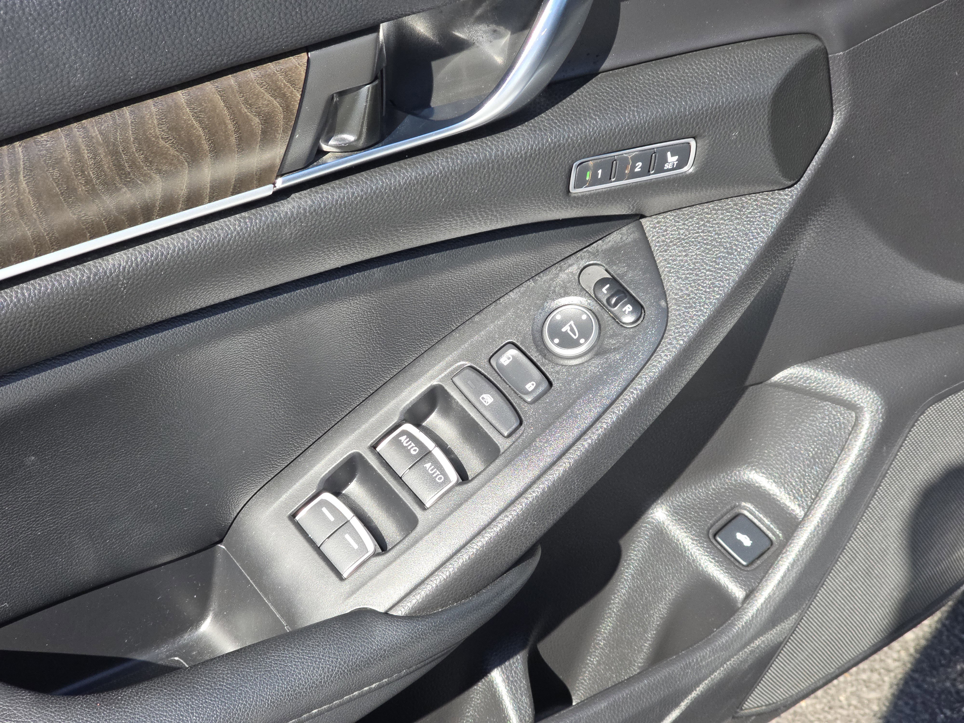 Used 2021 Honda Accord EX-L image 30
