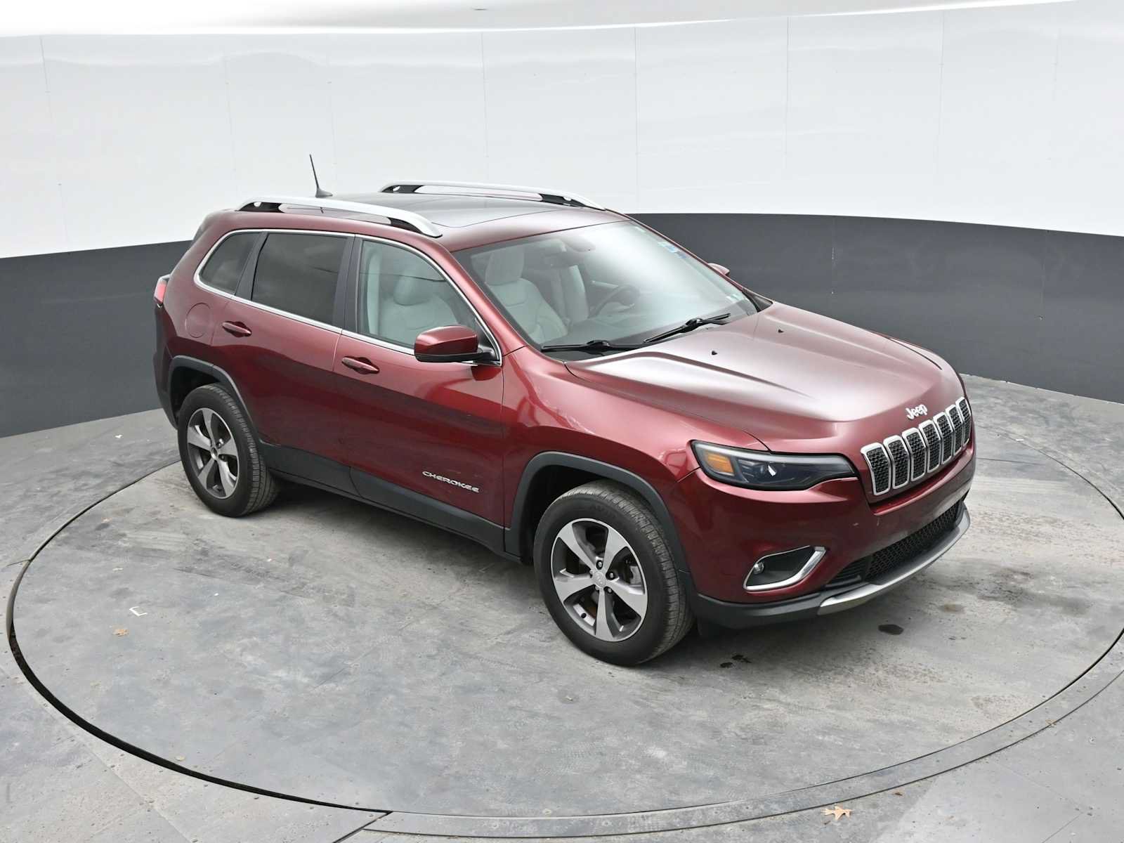 Used 2019 Jeep Cherokee Limited AWD/4WD image 18