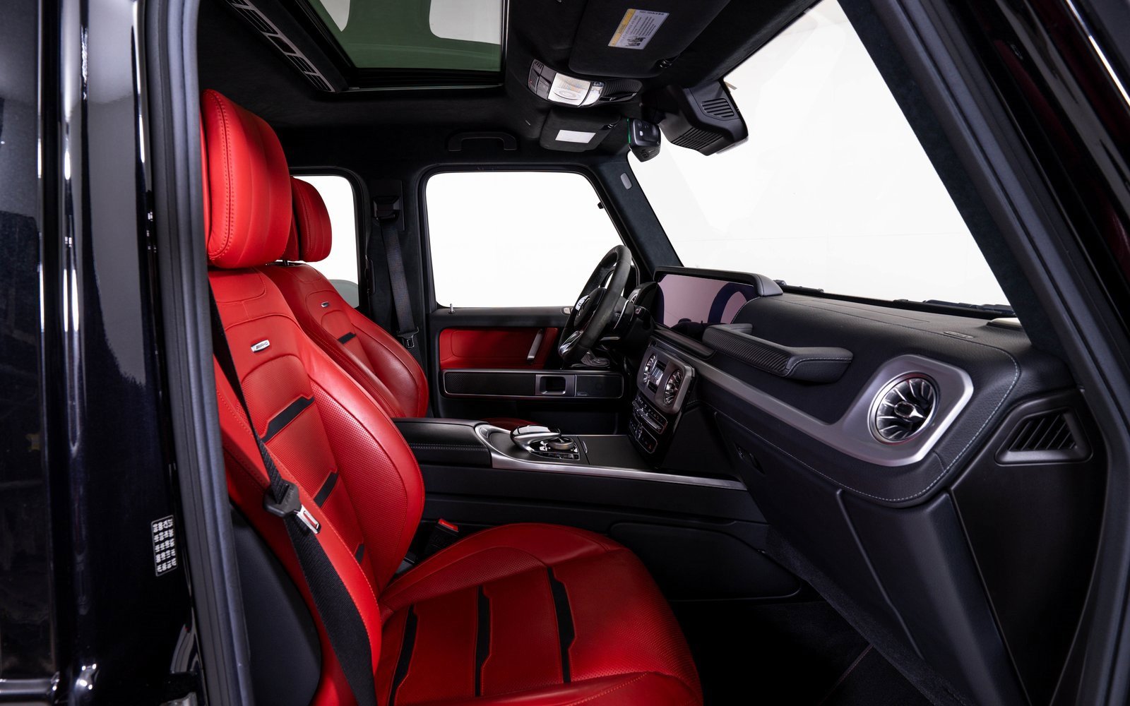 Used 2022 Mercedes-Benz G 63 AMG 4MATIC w/ AMG Night Package image 19