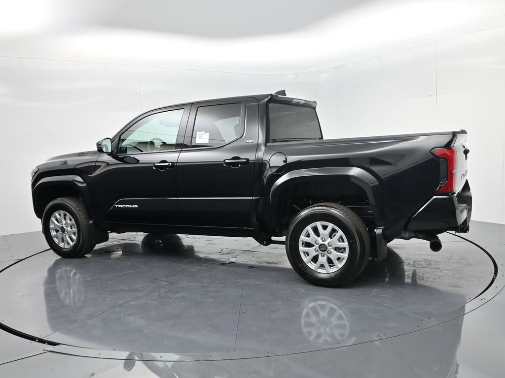 Used 2025 Toyota Tacoma SR5 image 5