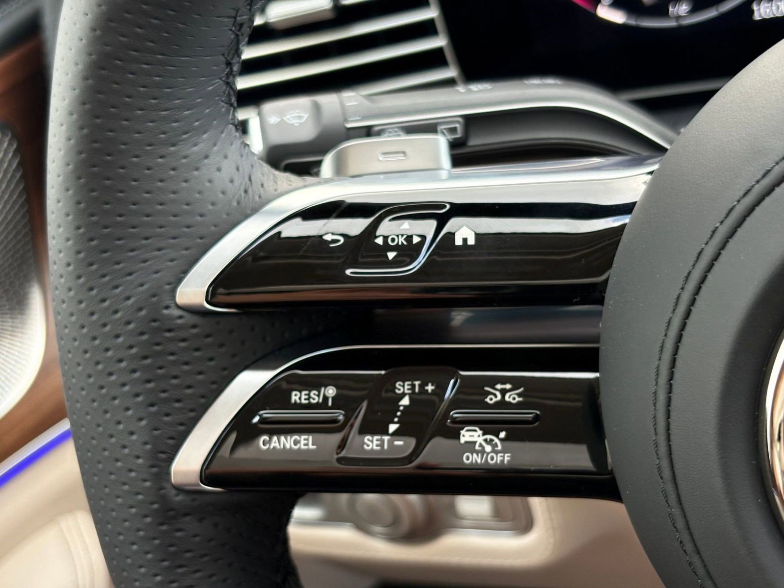 New 2026 Mercedes-Benz GLS 580 4MATIC image 15