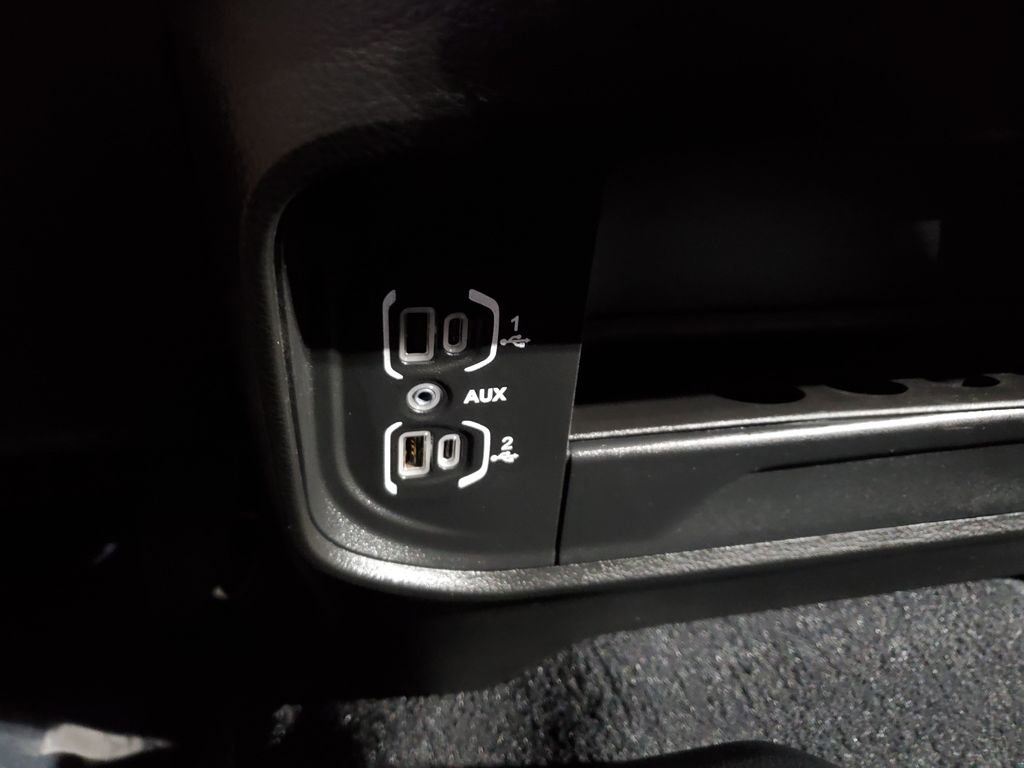 Used 2024 RAM 2500 Tradesman w/ Chrome Appearance Group image 35