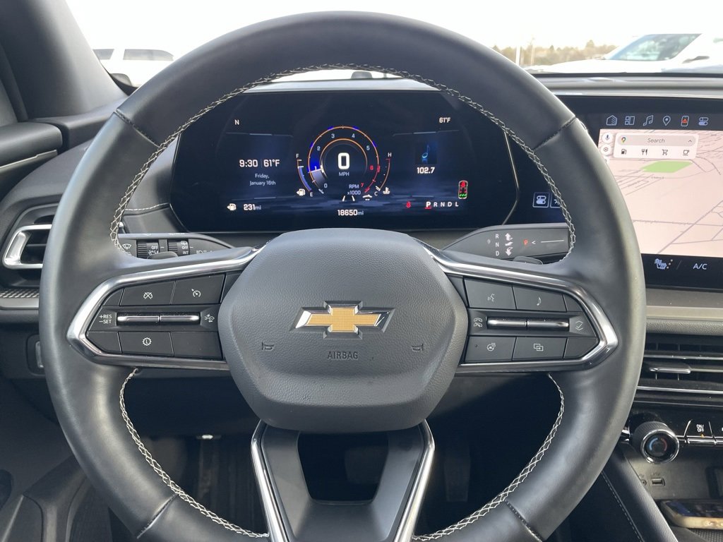 Used 2025 Chevrolet Traverse LT image 14