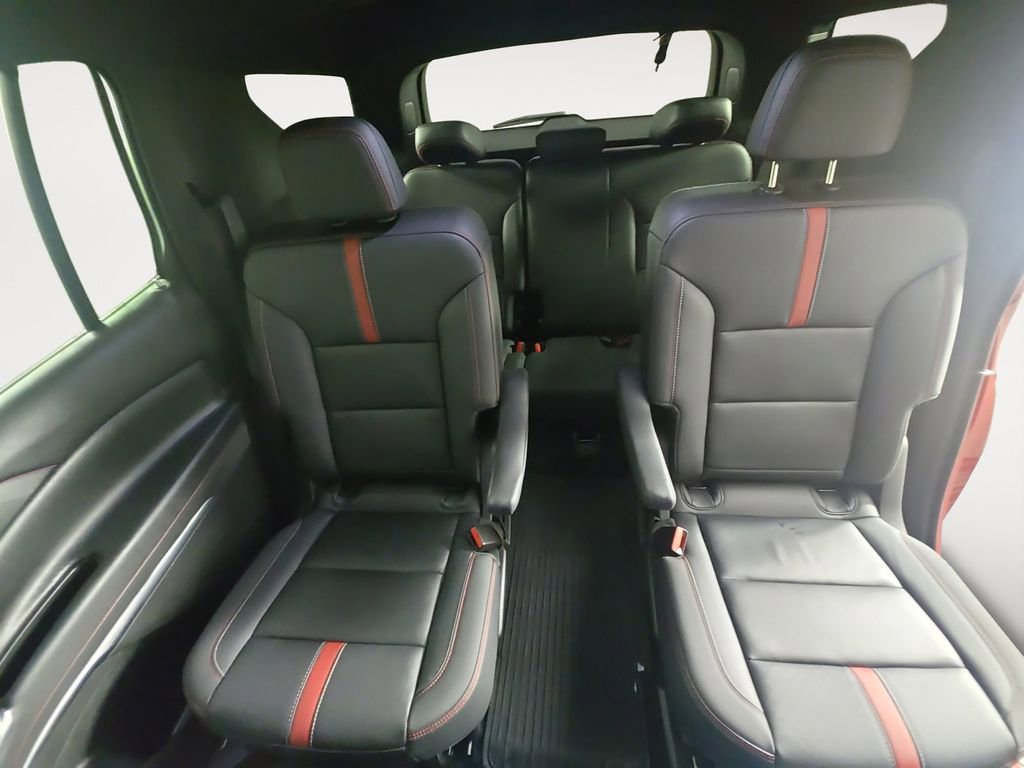 Certified 2025 Chevrolet Traverse RS w/ LPO, Floor Liner Package AWD/4WD image 13