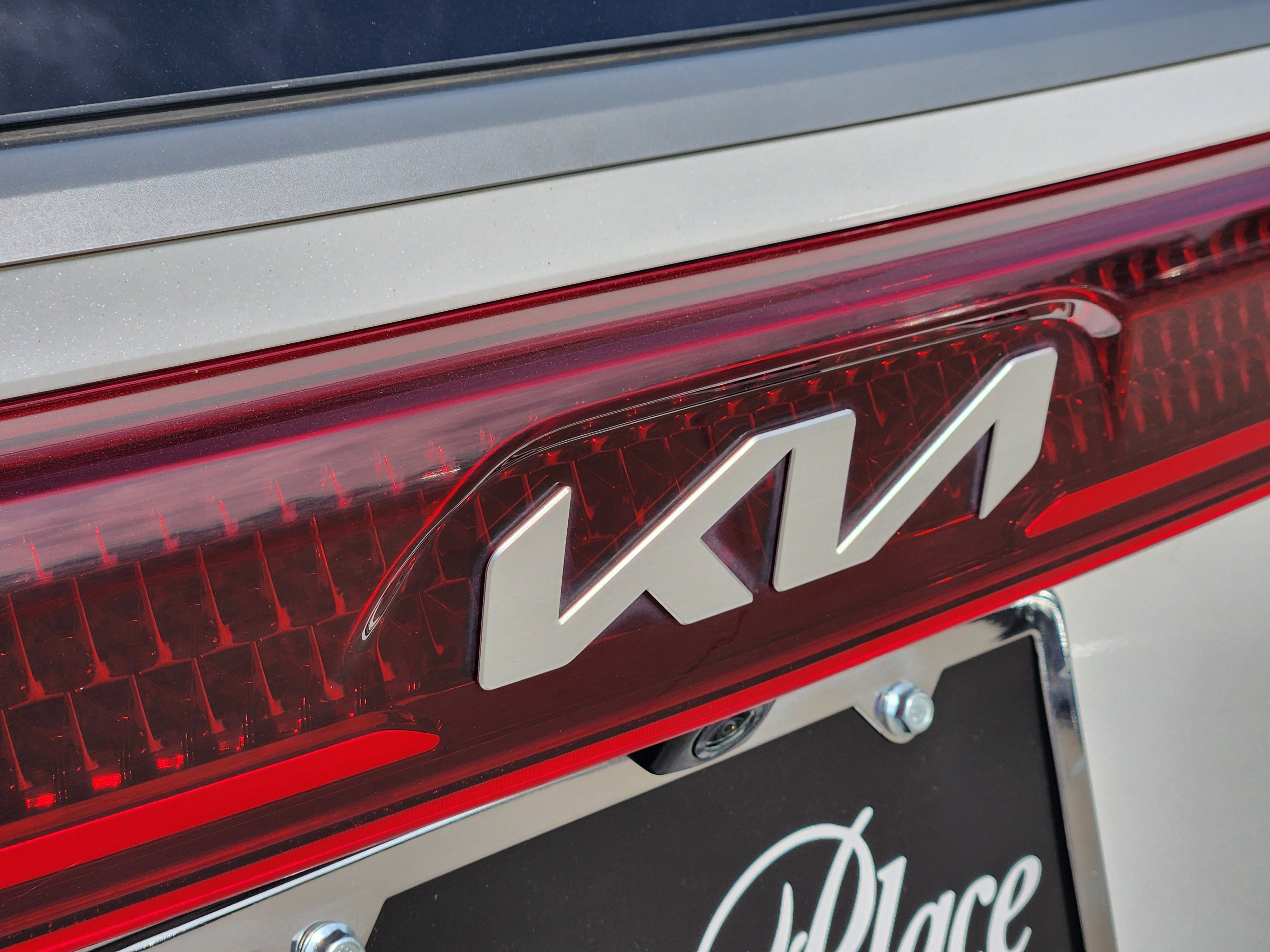 Used 2023 Kia Carnival LX image 38