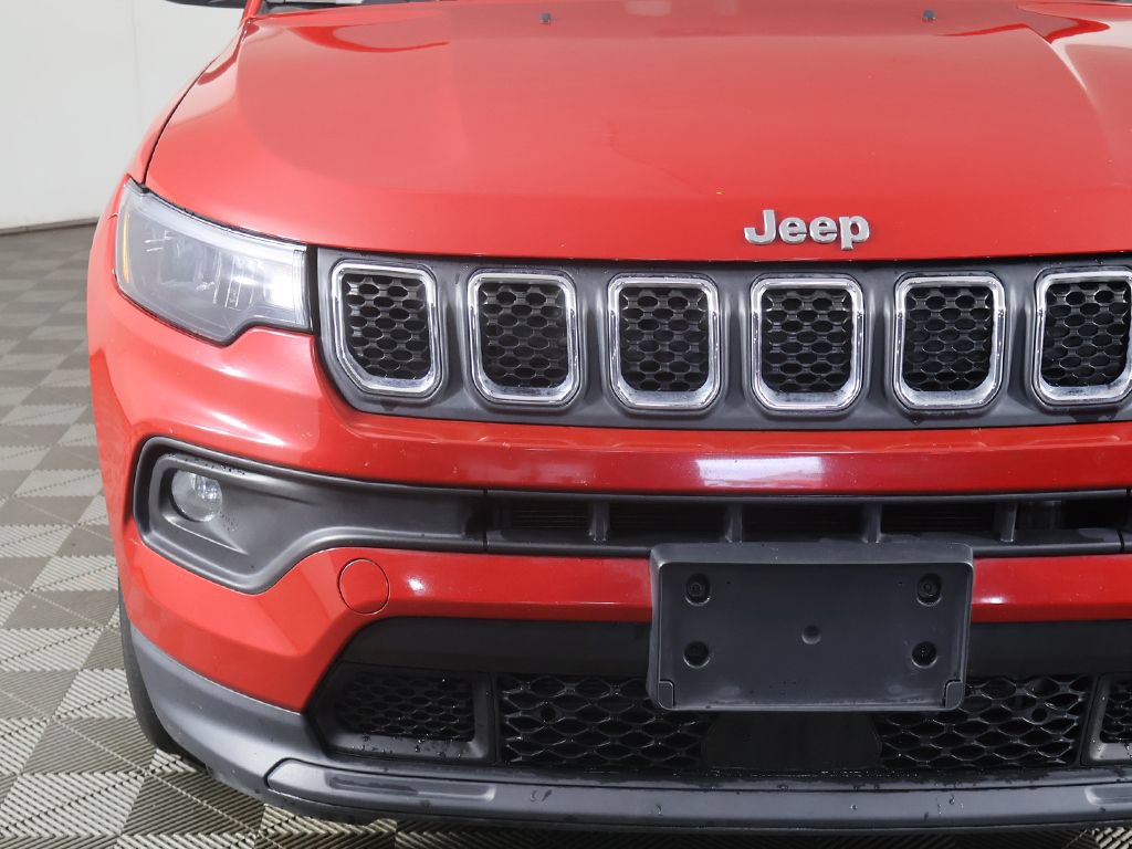 Used 2023 Jeep Compass Latitude AWD/4WD image 11