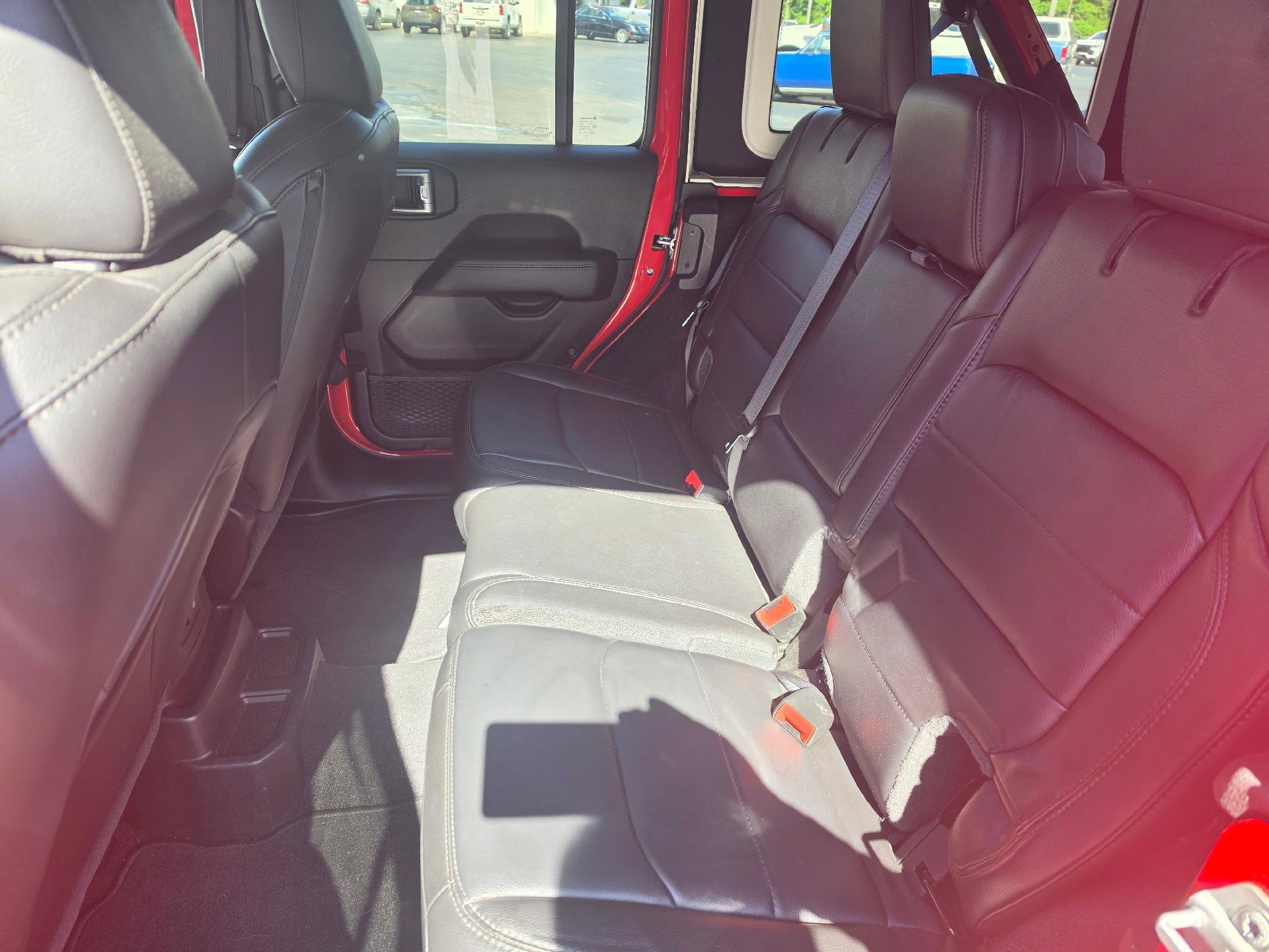 Used 2021 Jeep Wrangler Unlimited Sahara AWD/4WD image 7
