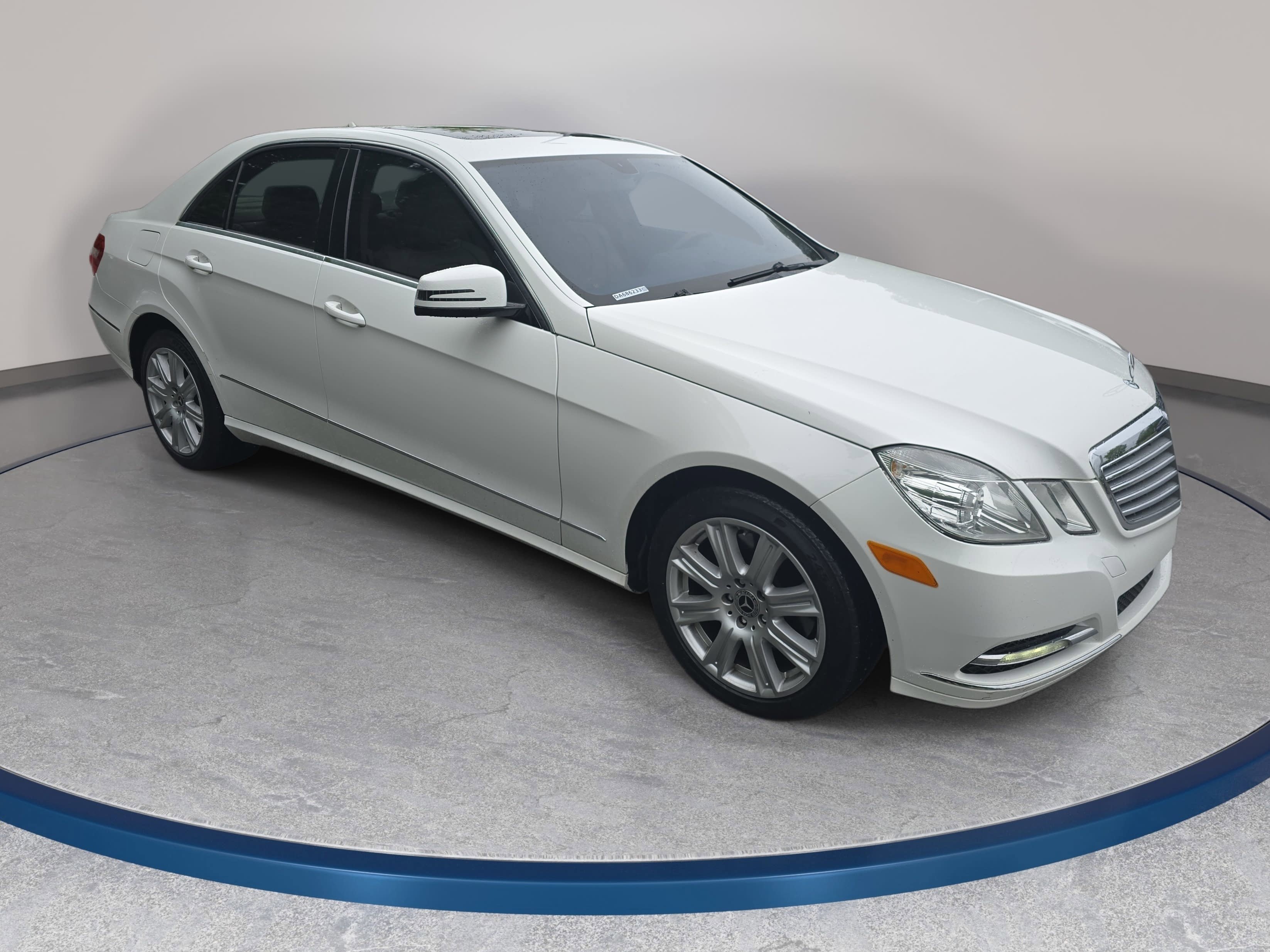 Used 2013 Mercedes-Benz E 350 Sedan image 3
