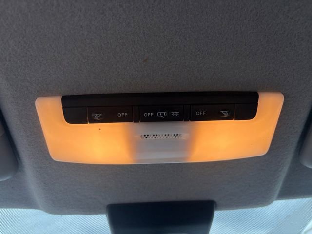 Used 2021 Nissan Kicks SR w/ Exterior Package image 11