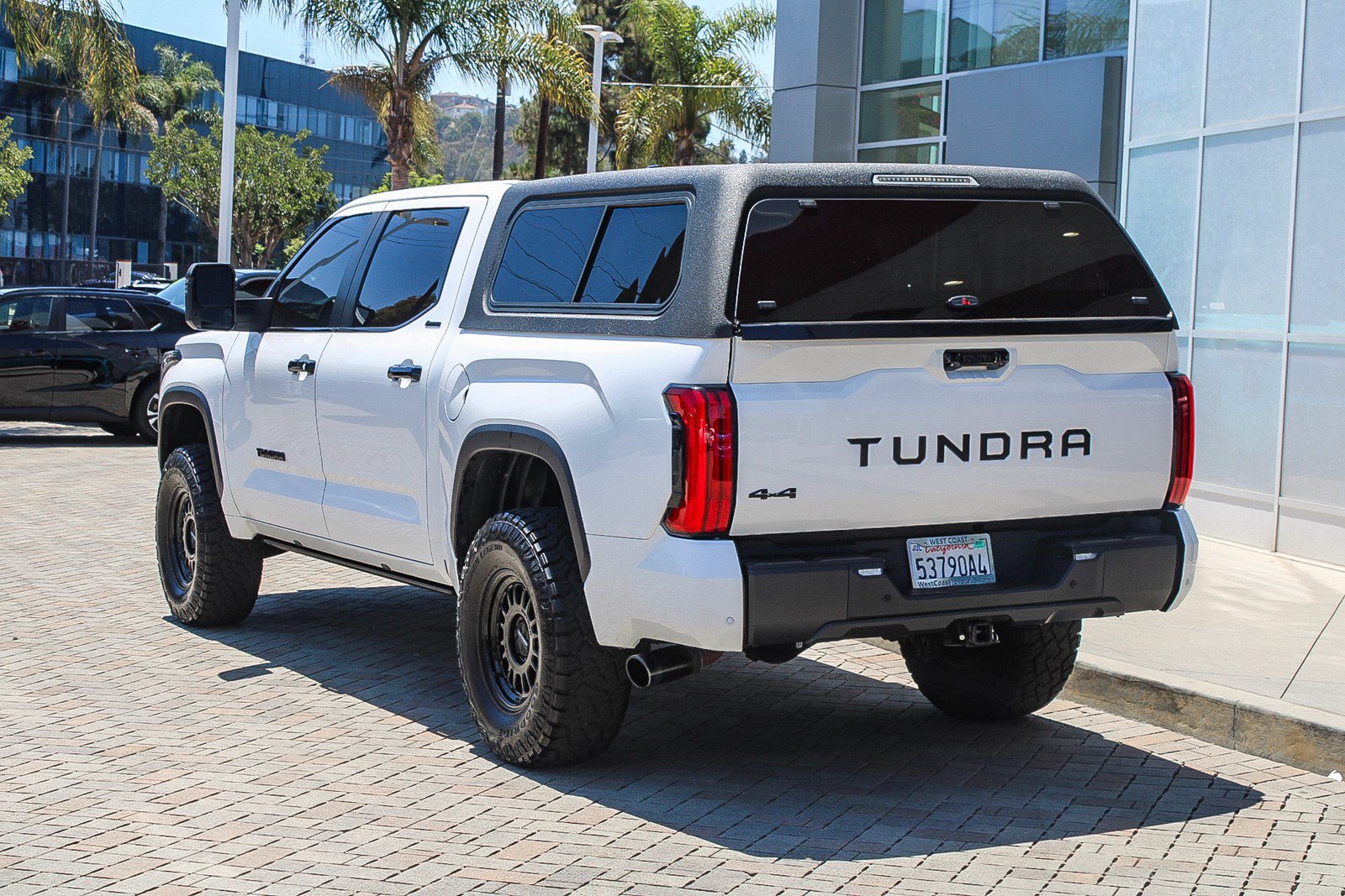 Used 2024 Toyota Tundra Limited AWD/4WD image 9