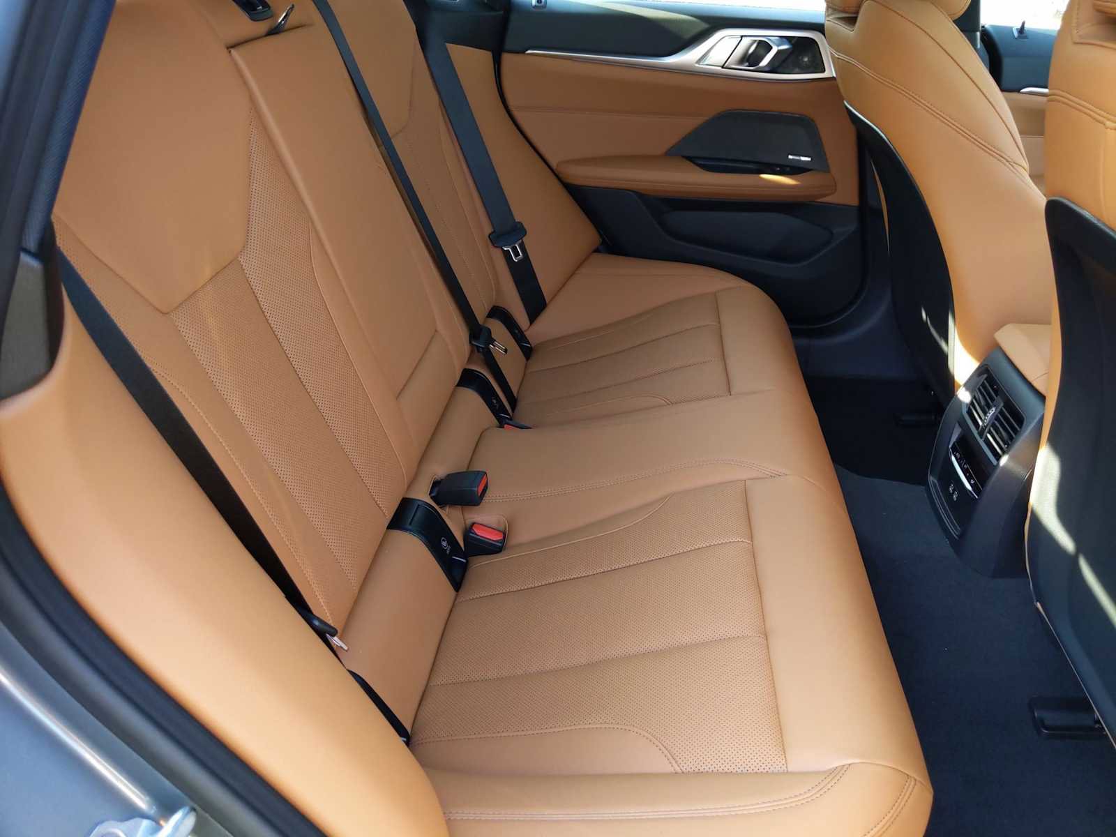 Used 2025 BMW i4 eDrive40 w/ Premium Package image 21