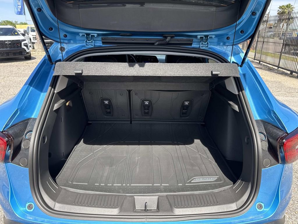 New 2026 Chevrolet Trax LT w/ Driver Confidence Package FWD image 8