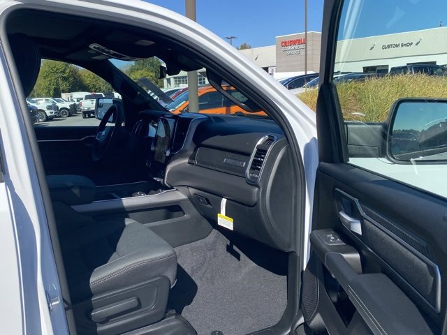 New 2026 RAM 1500 4x4 Crew Cab image 26