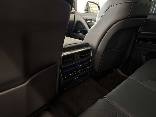 Certified 2026 Lexus LX 700h Luxury w/ Appearance Package AWD/4WD image 15