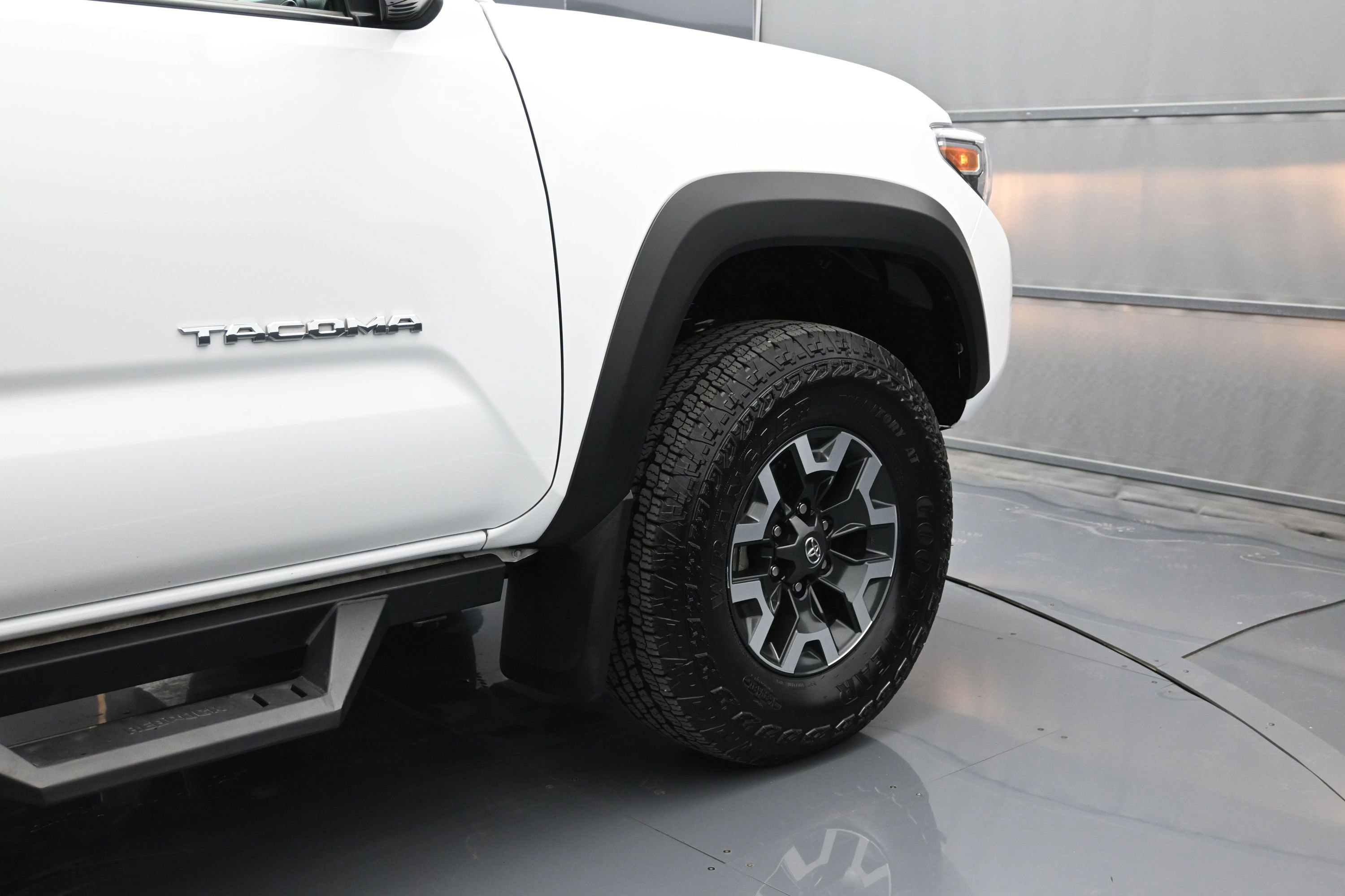 Used 2022 Toyota Tacoma TRD Off-Road AWD/4WD image 47