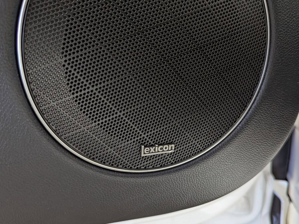 Used 2023 Genesis GV70 2.5T w/ Sport Prestige Package image 15