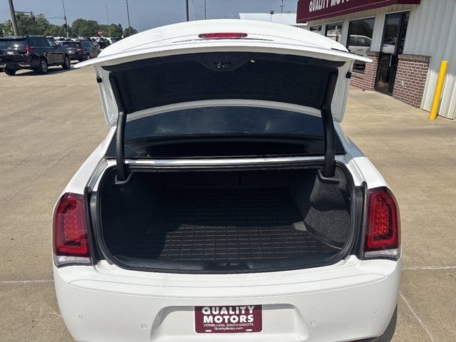 Used 2023 Chrysler 300 C RWD image 14