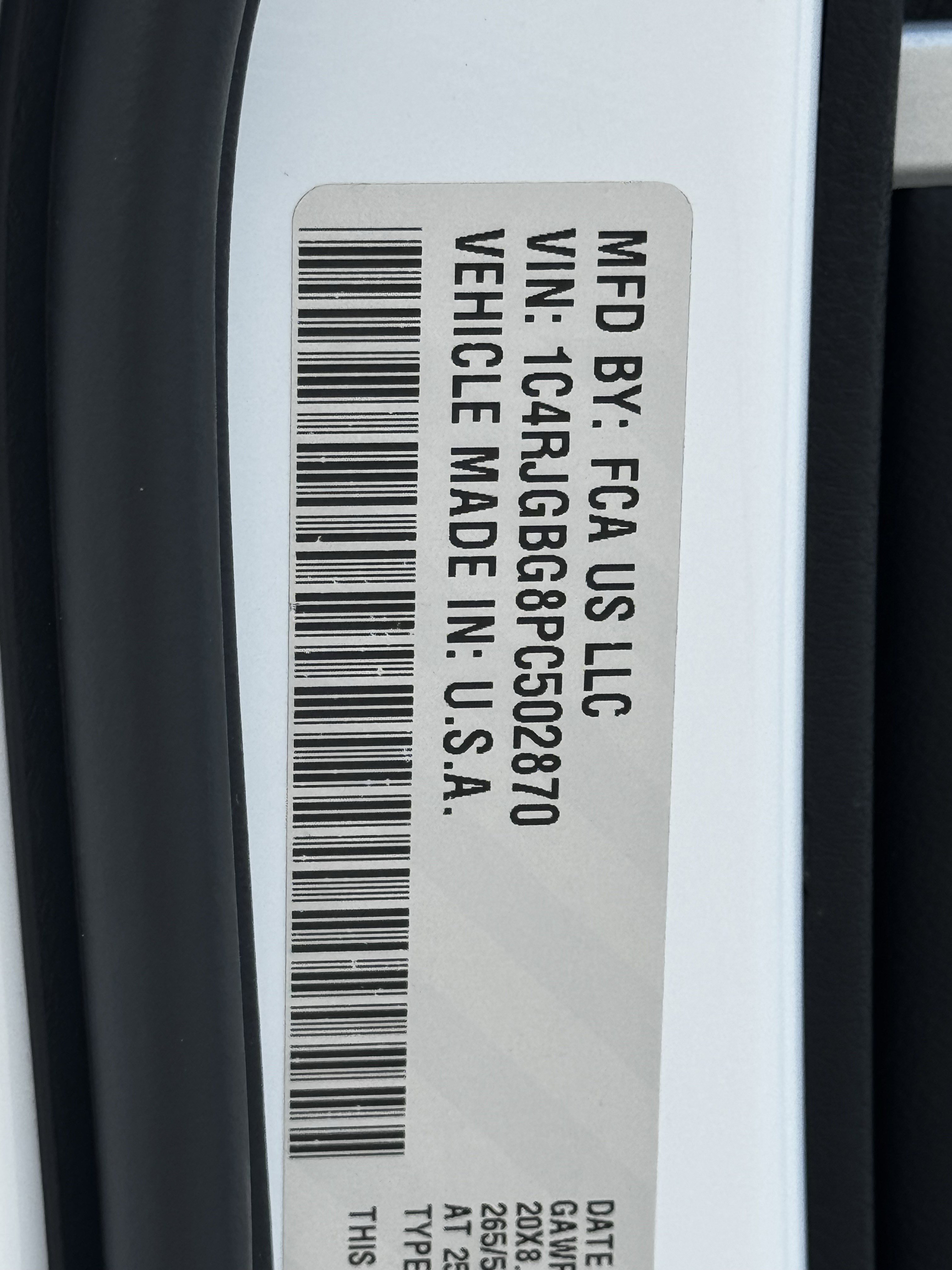 Used 2023 Jeep Grand Cherokee Limited w/ Black Appearance Package image 35