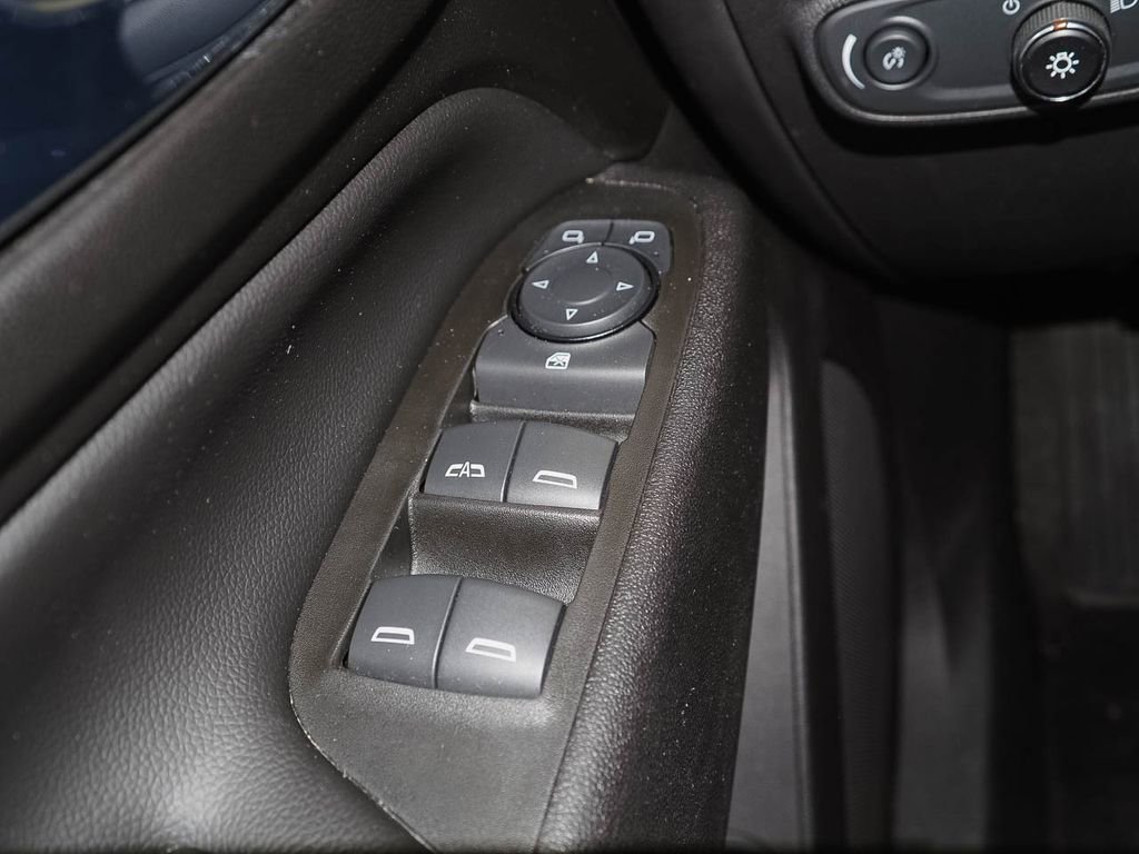 Used 2020 Chevrolet Equinox LT image 29