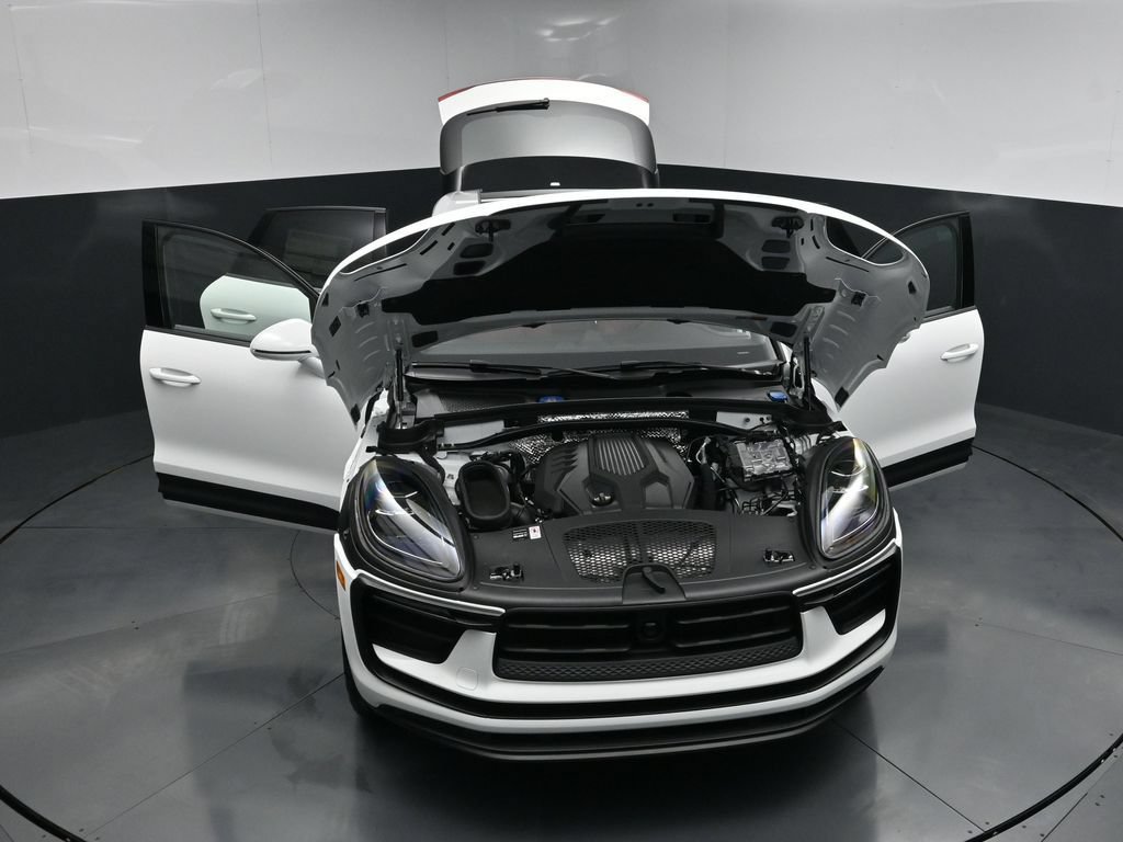 New 2026 Porsche Macan AWD/4WD image 30