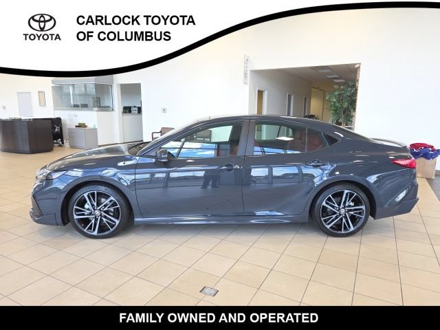 Used 2025 Toyota Camry XSE FWD image 3