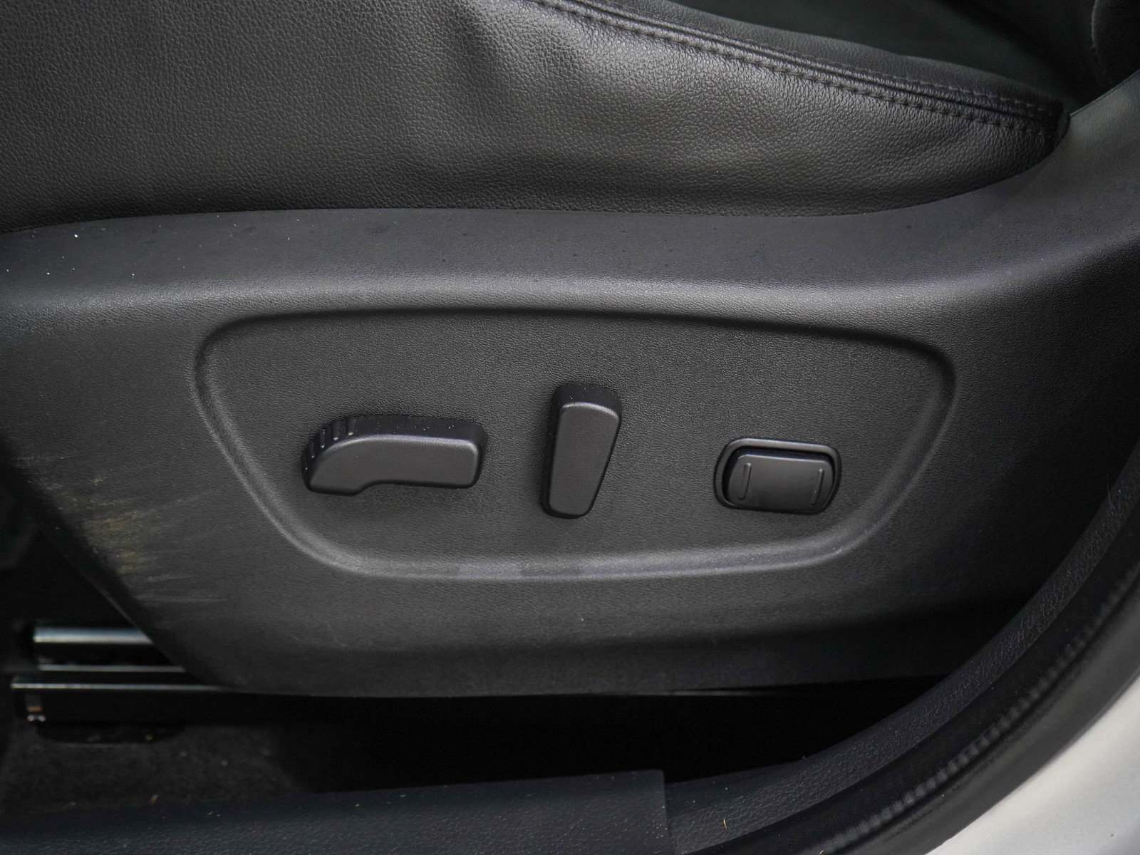 Used 2016 Nissan Rogue SL AWD/4WD image 27
