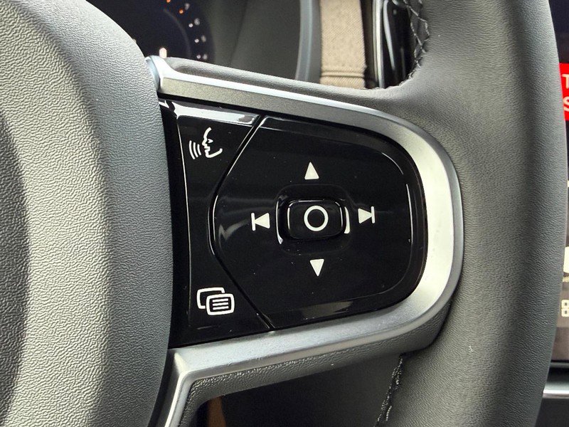 New 2026 Volvo XC90 B6 Core w/ Protection Package image 14